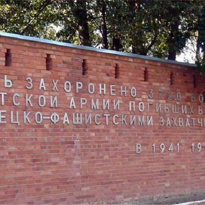 Воинский мемориал в Яковлево вид 2