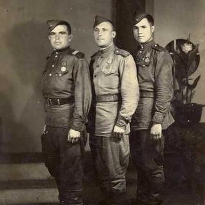 Старшина Ватлин Д.А. в центре 18.02.1946. г.Хойрен Корея